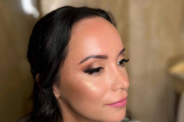 Anabella Pérez Makeup & Hairstyle