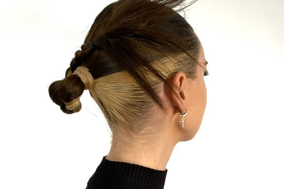 811 Hair & Art Studio