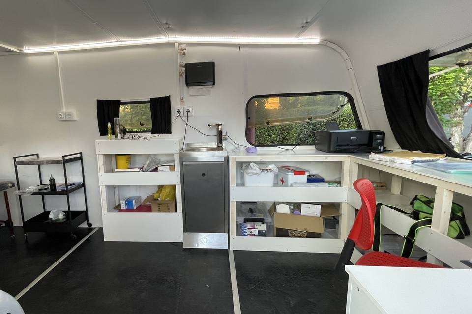 Cabina de tatuar totalente hom