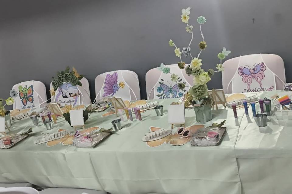 Mesa creativa infantil