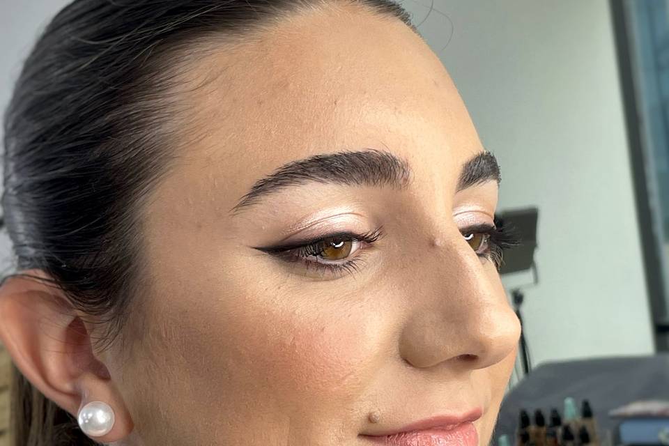 Ana Makeup