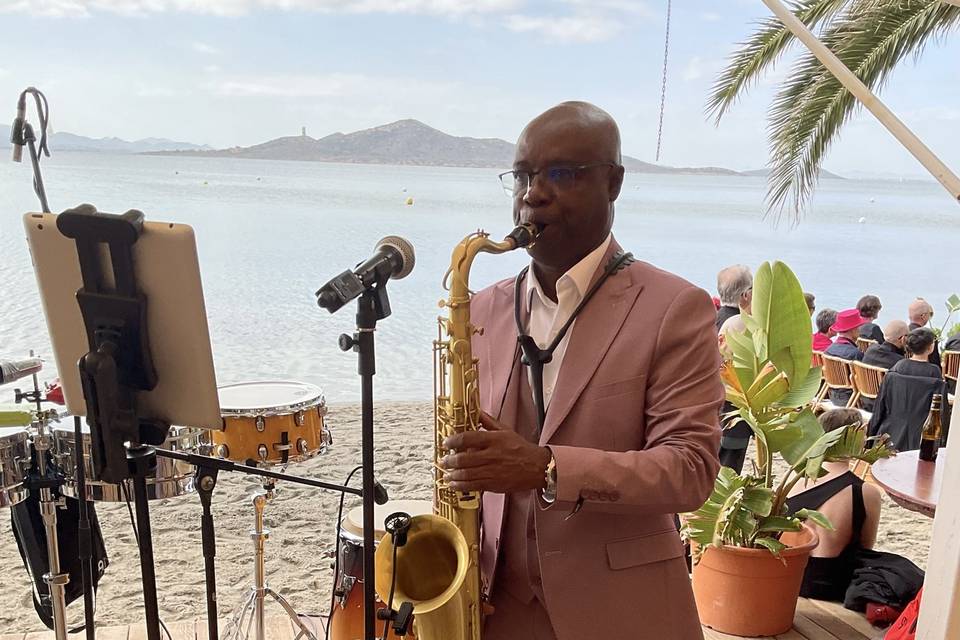 Y también saxo