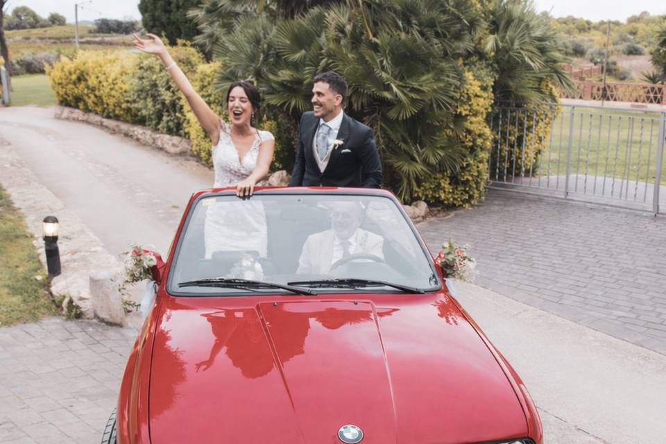 Entrada del coche de novios