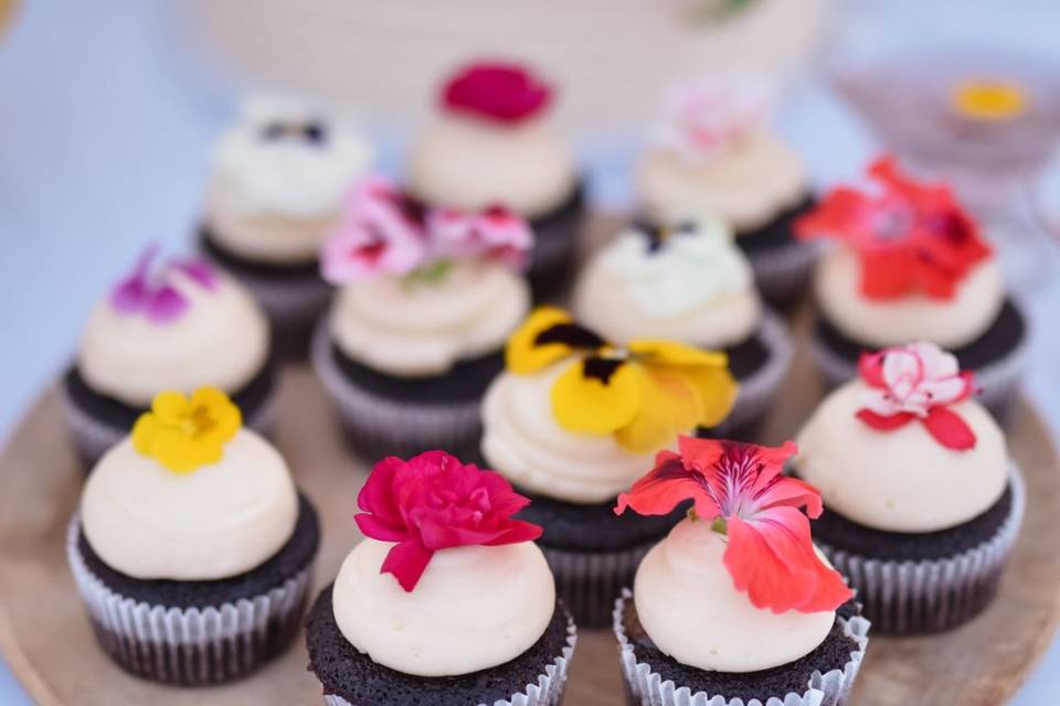Cupcakes con flores comestible