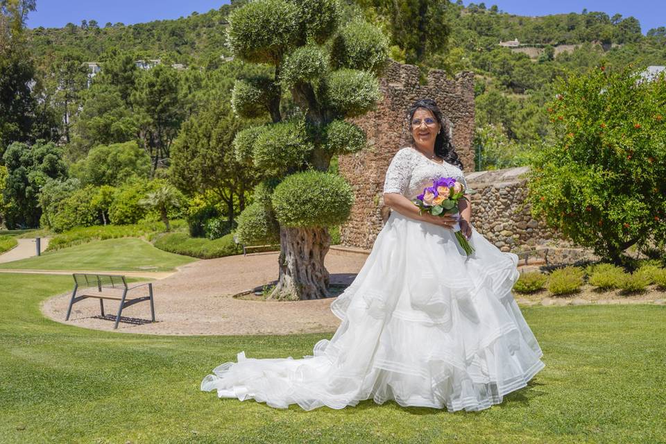 La novia con su bonito vestido