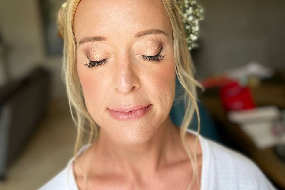 Kirsten Pro Makeup
