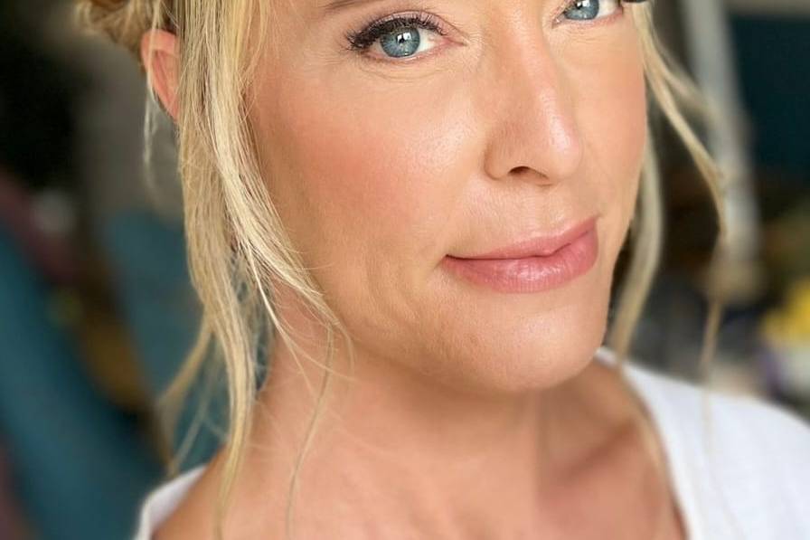 Kirsten Pro Makeup