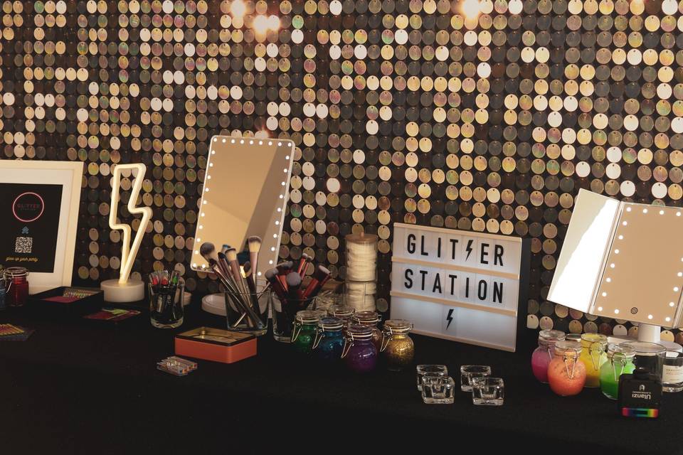 Glitter Station