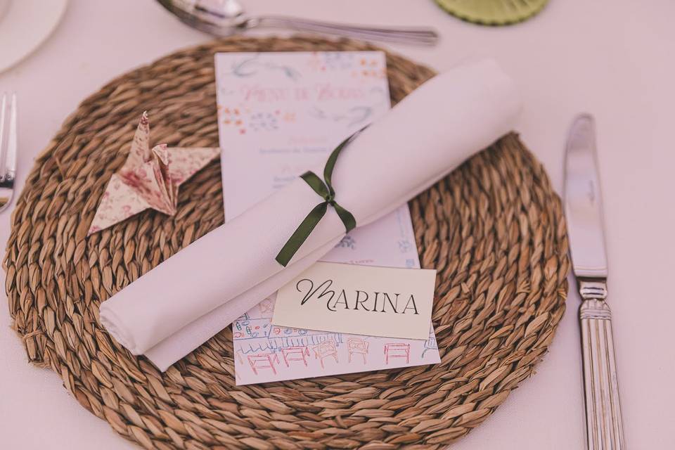 Minuta y tarjeta nombre