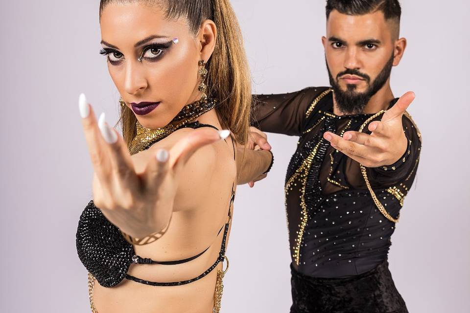 Bailarines latinos