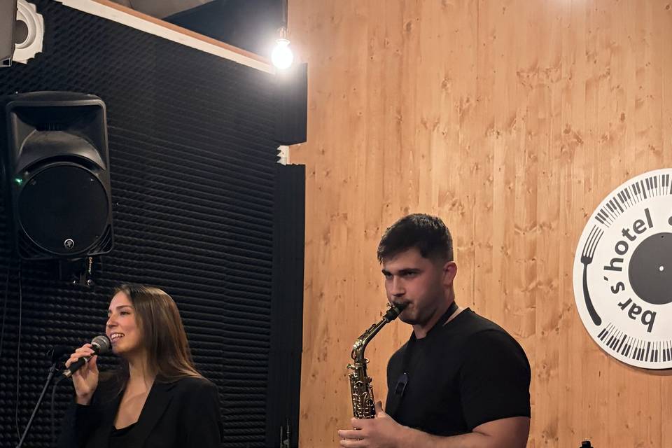 Voz y Saxo