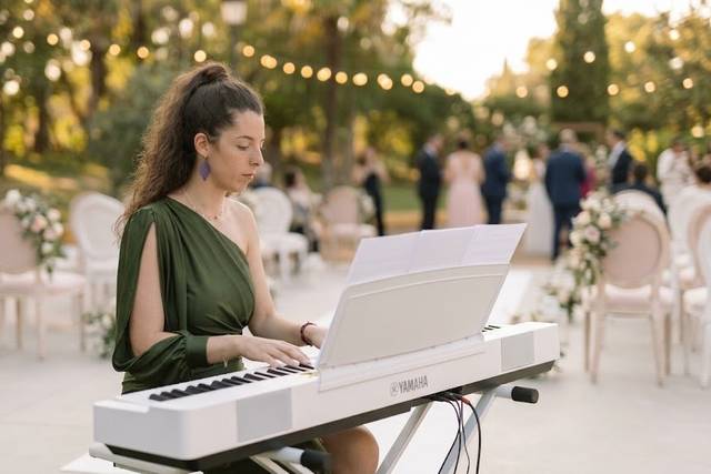Sabina Fuentes - Pianista