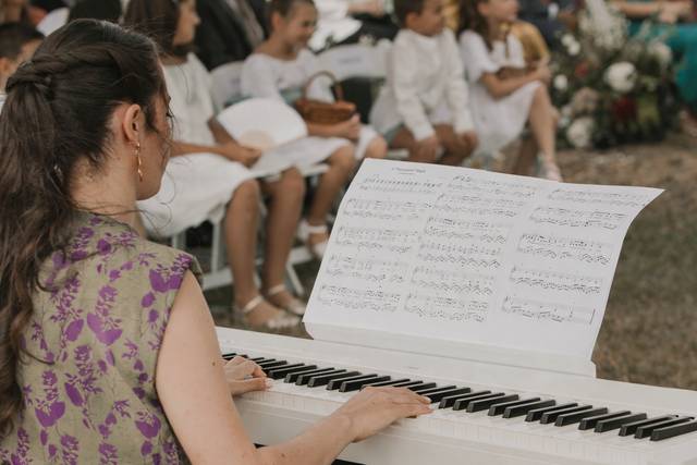 Sabina Fuentes - Pianista