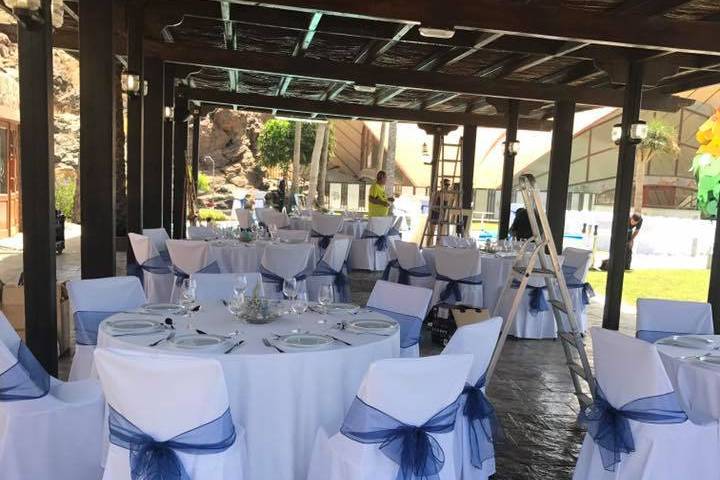 Puesta a punto del banquete de boda