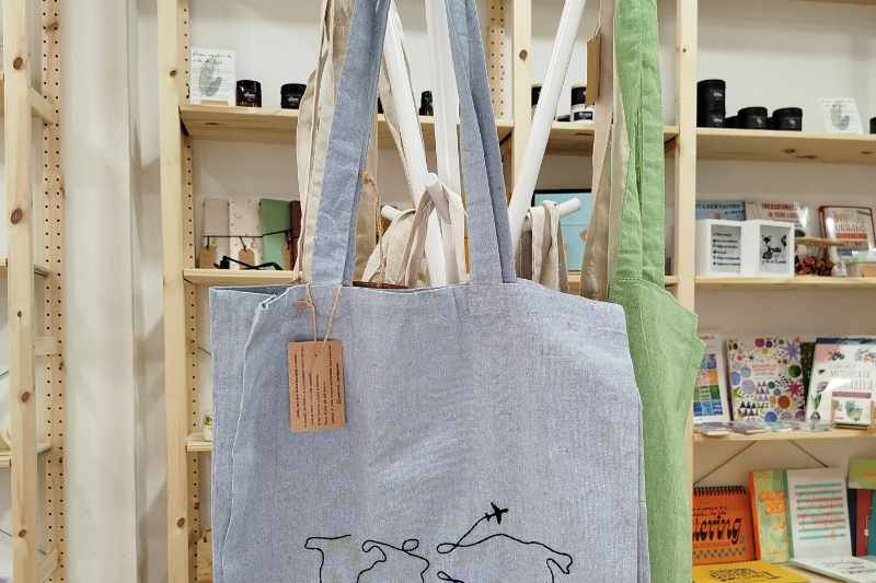 Bolsas bordadas a mano