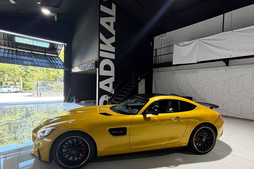 Mercedes GTS Amg