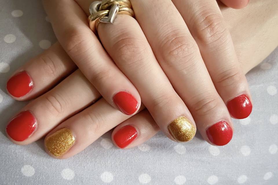 Manicura semipermanente