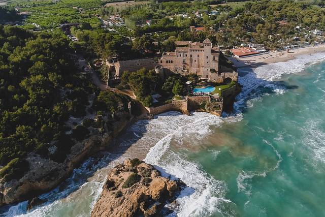 Dron en Castell de Tamarit