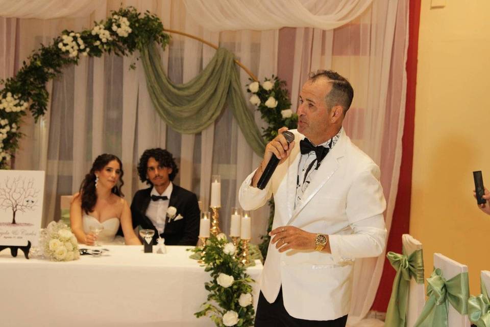 Cantando en bodas