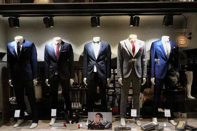 Trajes
