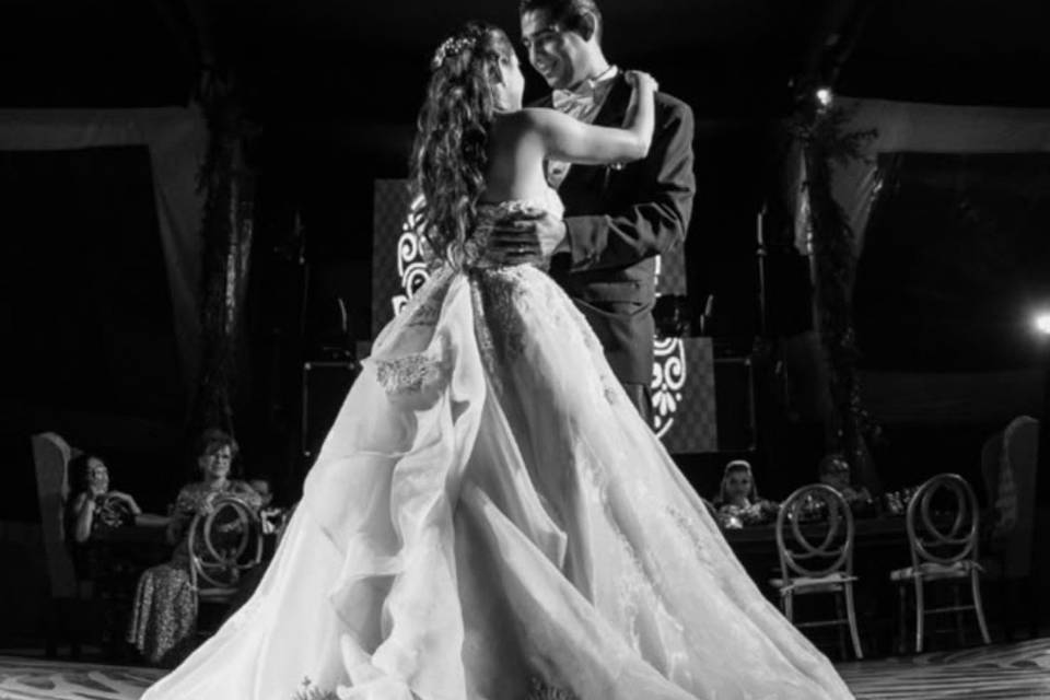 Bailate tú boda