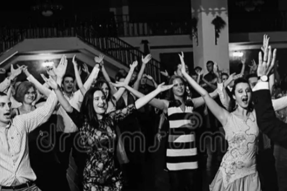 Baile sorpresa de los amigos