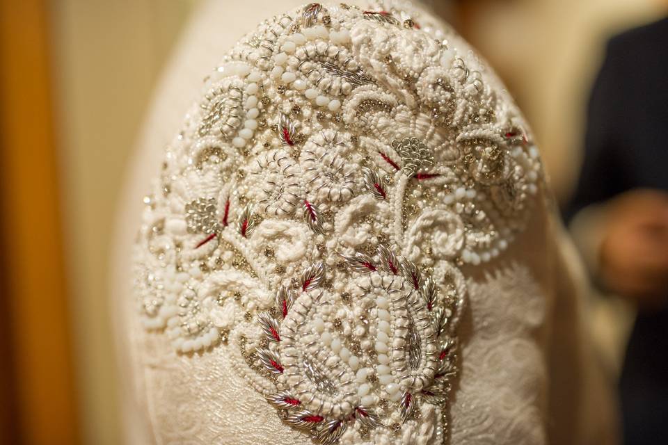 Detalle del traje de novio