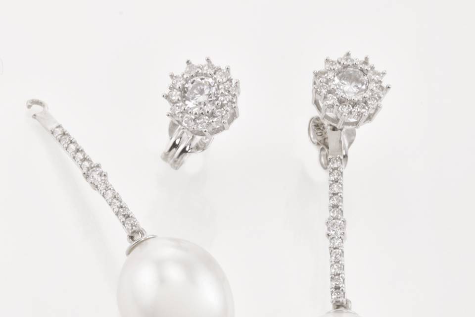 Pendientes de oro blanco y perlas