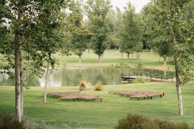 Ceremonia en el lago