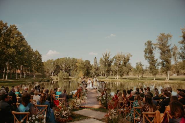 Ceremonia en el lago