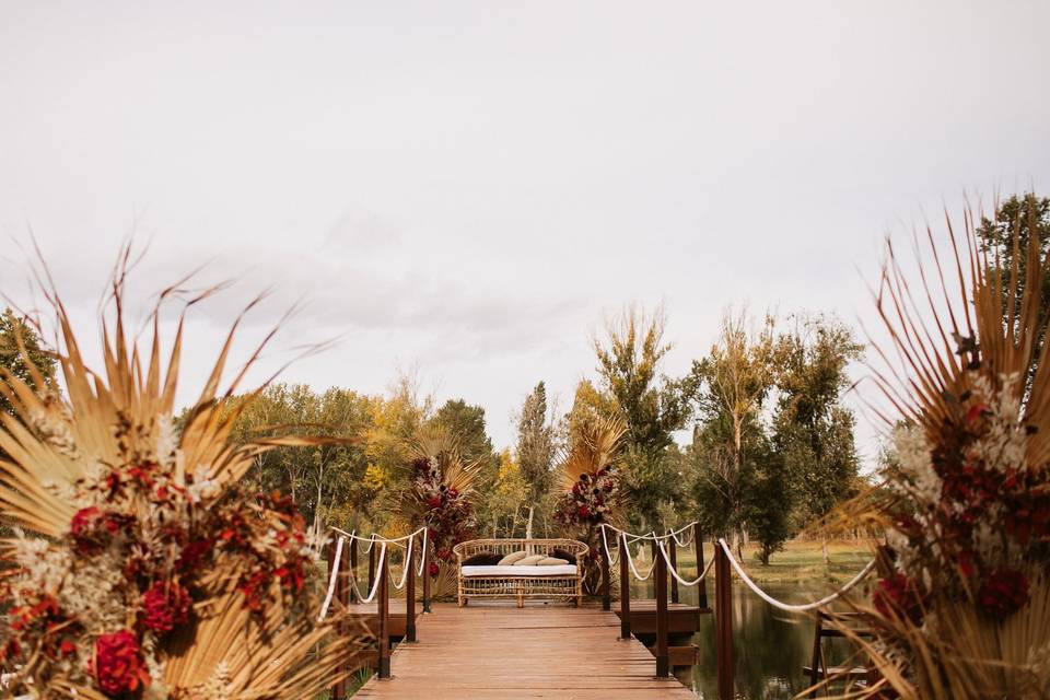 Ceremonia otoño en el lago