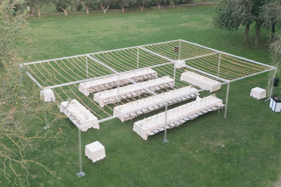 Banquete en los jardines