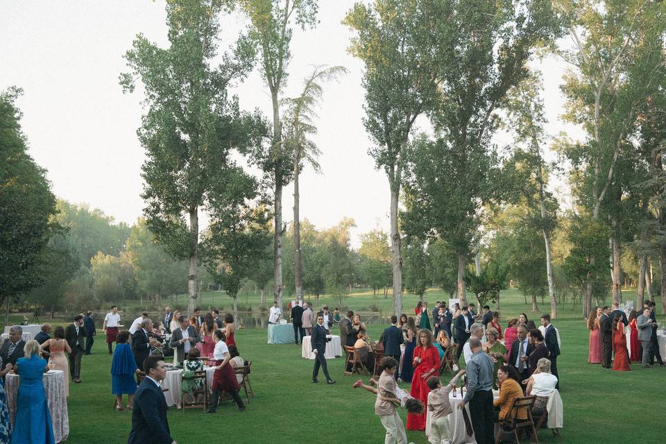 Aperitivo en los jardines