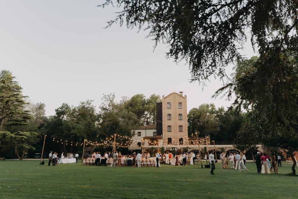 Banquete en los jardines