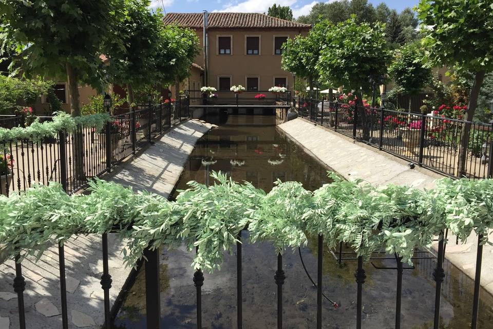 Toda la finca rodeada de agua