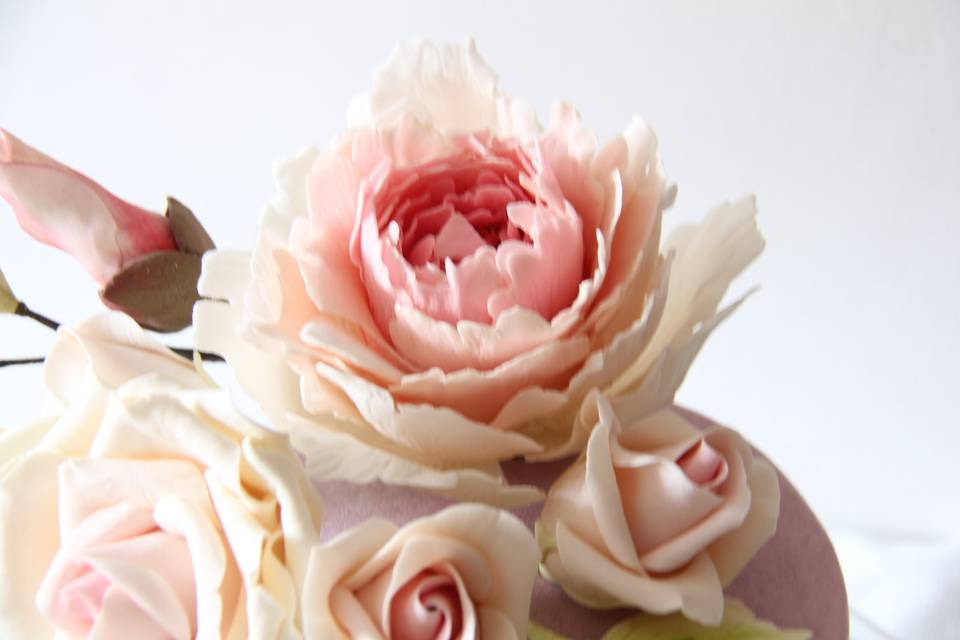 Roses and Peonies's Cake