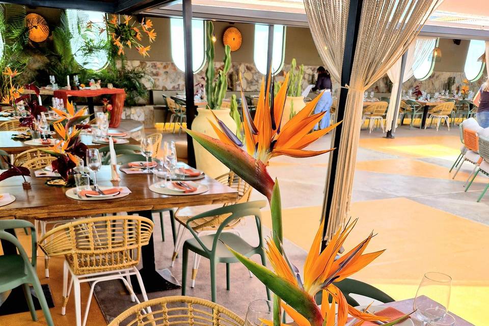 Centro tropical en ikebana