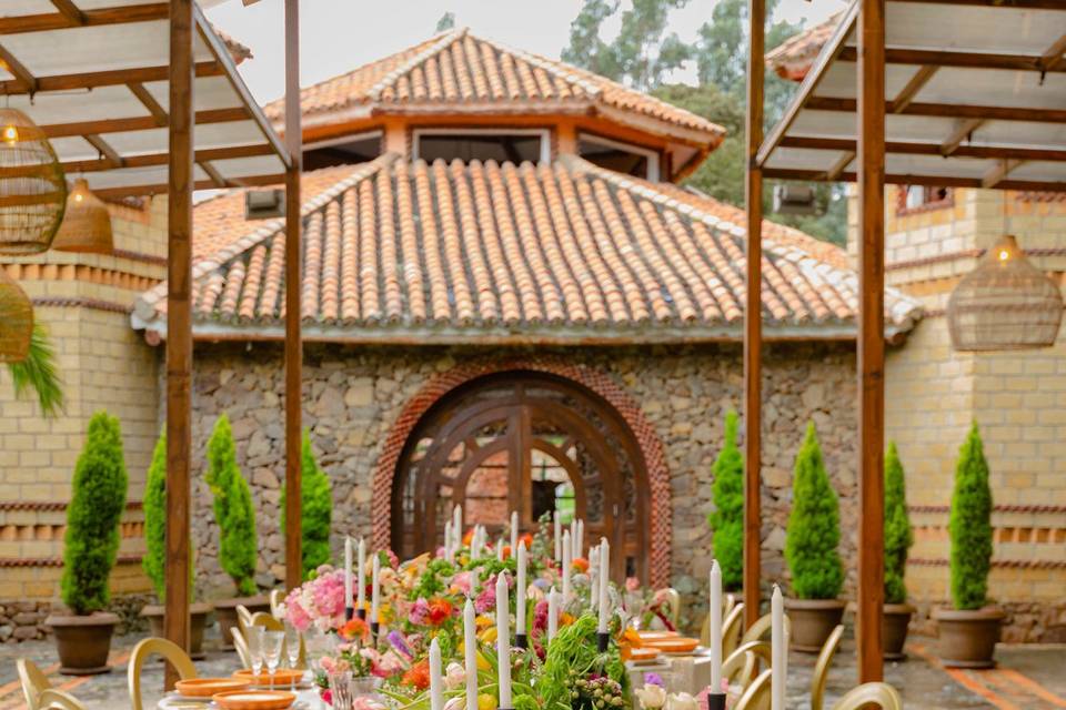 Camino de flores y eleganciaa
