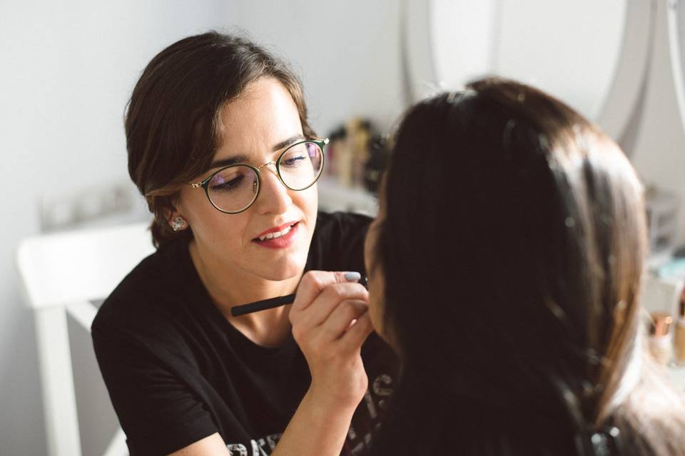 Maquillaje de labios definidos