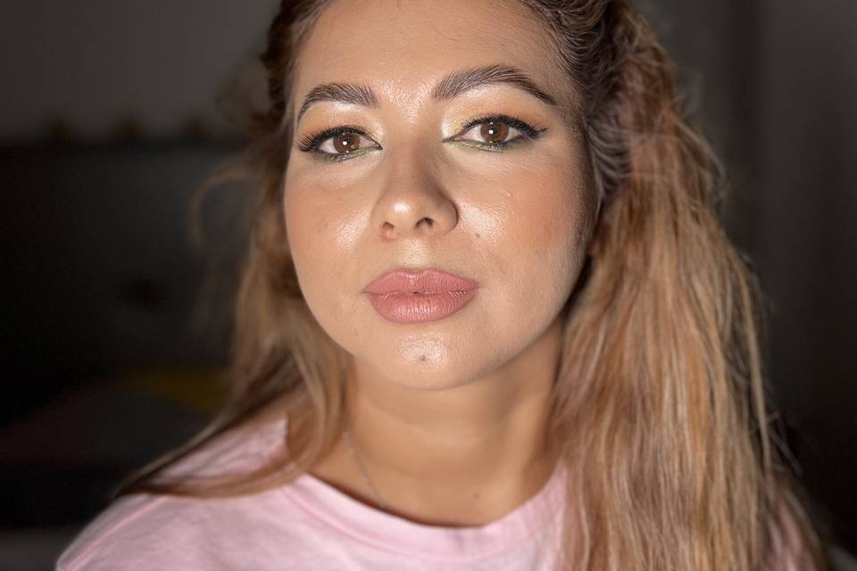 Ana Maria Make-up