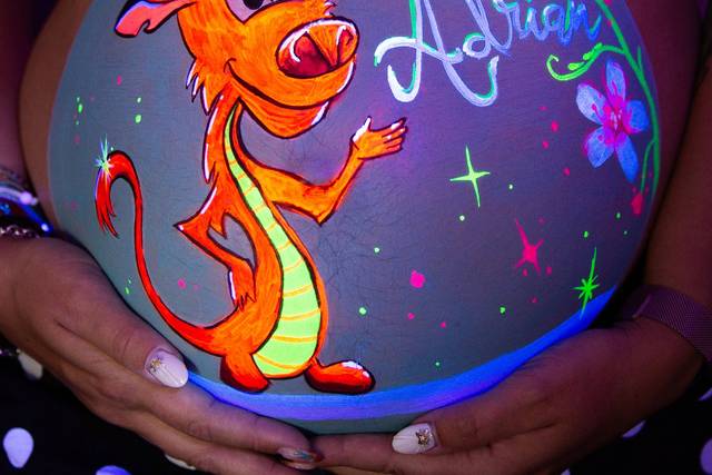 Belly painting de neón