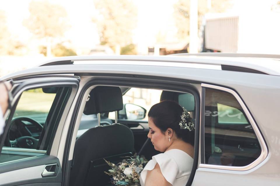 La novia llegando