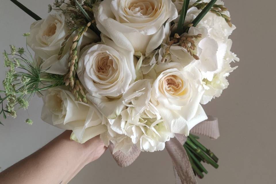 White bouquet