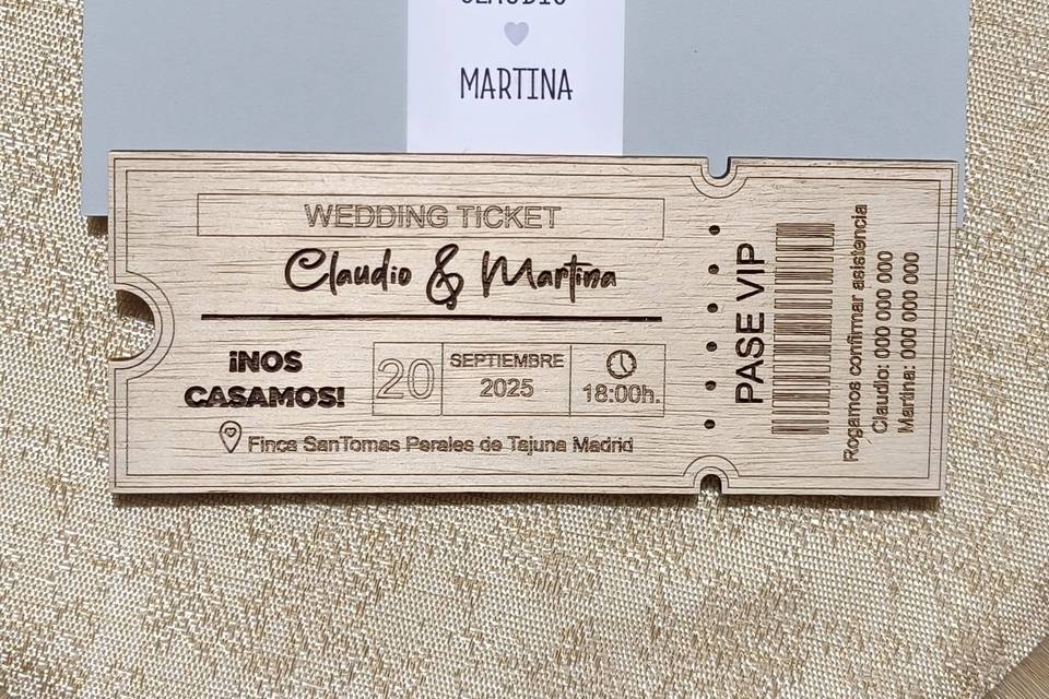 Invitación de madera natural