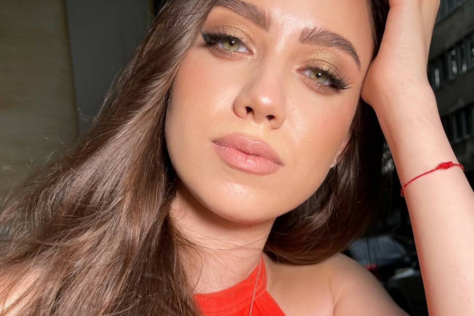 Makeup gold
