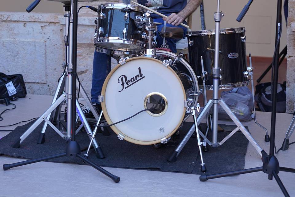 Juan Ramón Roca a la bateria