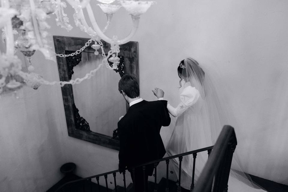 Novios en escalera