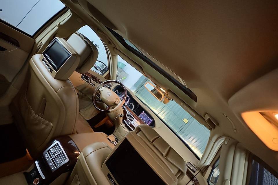 Interior Mercedes 3
