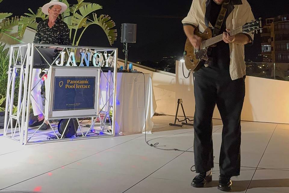 Show con Dj con guitarra