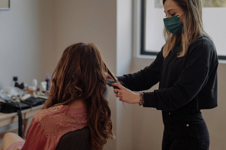 Realizando ondas en el cabello